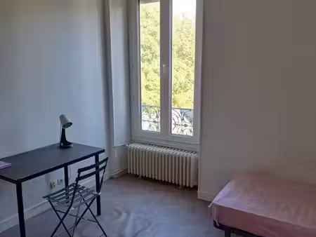 studio centre-ville (chauffage inclus)
