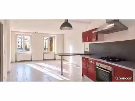 triplex t4 de 94 m² – place du postel, brioude