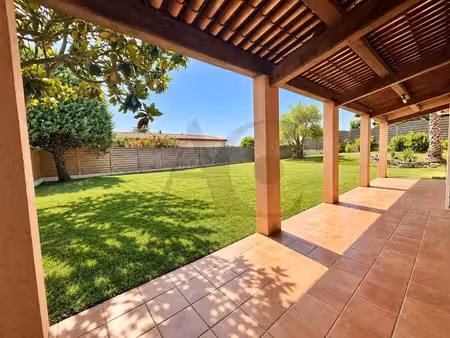 villa de 4 pièces de luxe en location villeneuve-loubet, france
