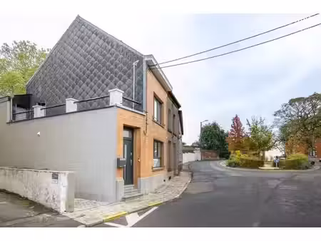 charmante maison rénovée, au centre du roeulx, avec peb c !