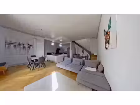 location duplex 4 pièces 126 m² à saint-cyr-au-mont-d'or (69450), 1 690 €