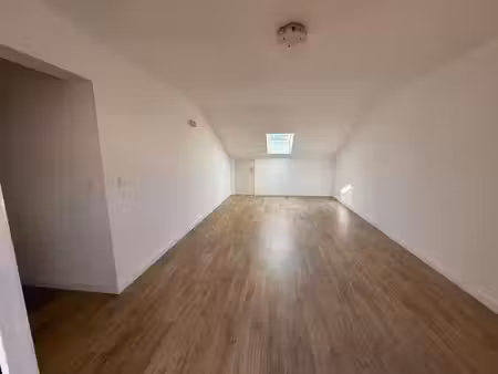 location appartement 2 pièces 47 m² à bastia (20200), 750 €