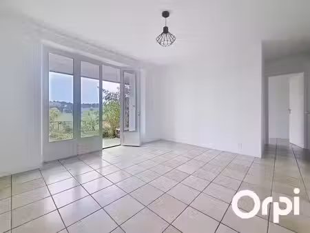 location appartement 2 pièces 40.93 m² à saint-flour (15100), 499 €