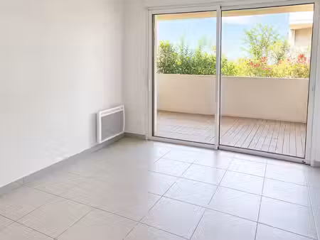 t2 à montpellier avec place de parking
