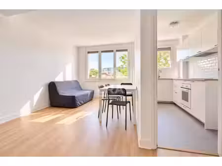 saint-ouen - appartement 3 pièces meublé de 60,86 m² avec cave