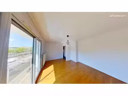 studio 1 pièce 30 m²