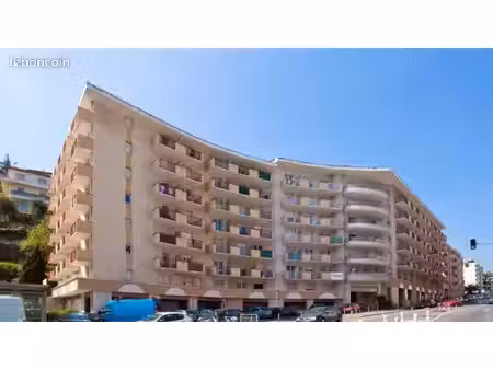 studio 1 pièce 18 m²