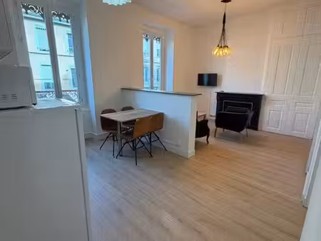 av apparemment t2 bis meublé