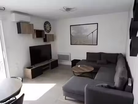 appartement t3 60m2, terasse et parkings