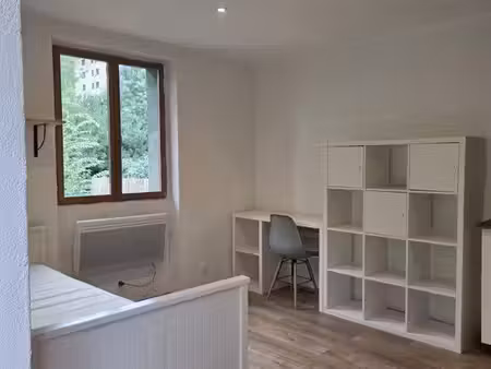petite maison de 13 m² avec jardin, proche université et centre-ville