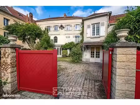 maison 6 pièces 210 m²