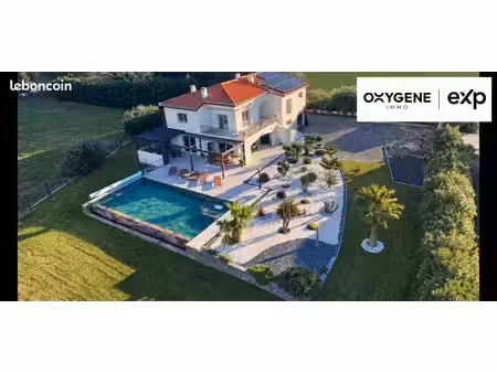 villa 7 pièces 223 m²