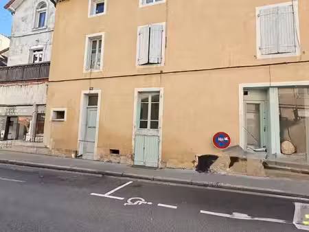 immeuble 3 pièces 90 m²