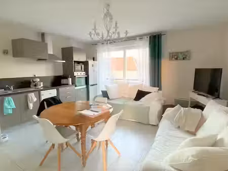 location appartement 3 pièces 57.5 m² à sainte-savine (10300), 662 €