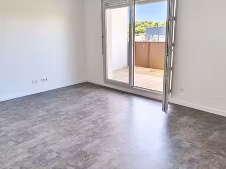 t3 avec balcon et garage à bourgoin