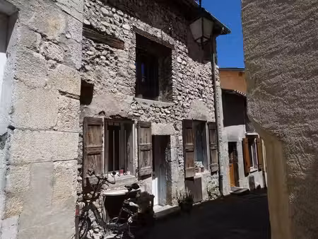 maison de village - 101m ²