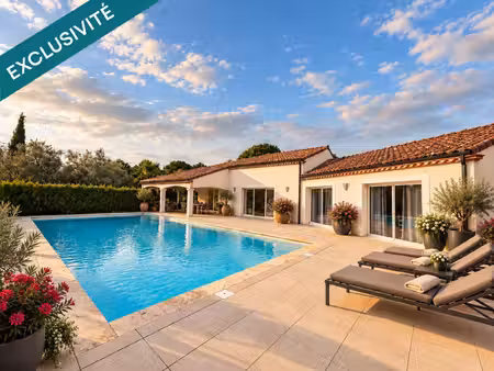 très belle villa avec piscine
