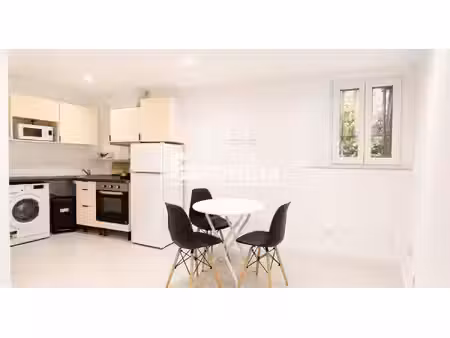 appartement t1 avec coin nuit - entierement renove - centre ville - cogolin