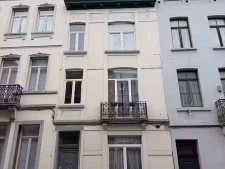 appartement lumineux à saint-gilles