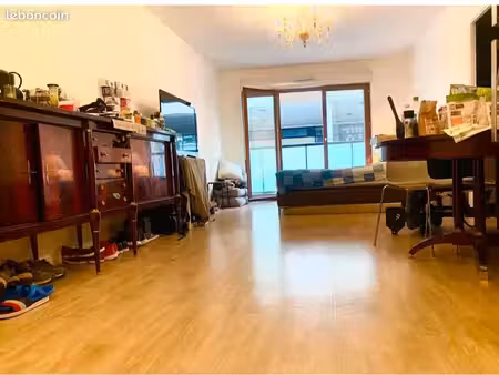 sous location t2 de 50 m2 pour femme entre porte de vincennes et porte montreuil