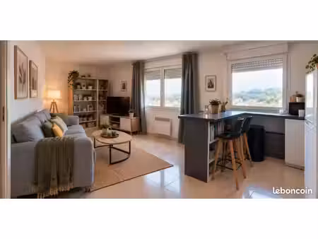 t2 meublé avec parking privé, proche centre castres