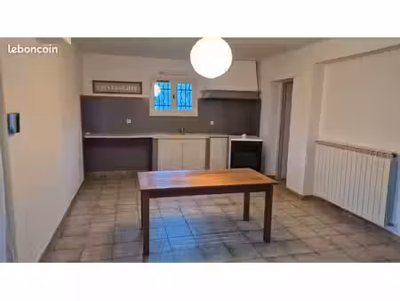 appartement rez de chaussez st rémy de pce