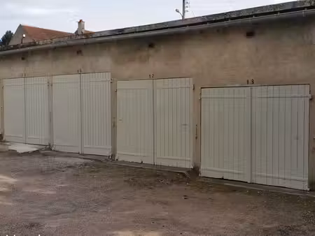 garage/ garde meuble/ box à montceau-les-mines