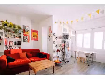 appartement t2 lumineux de 48,95 m² dans un bel immeuble en pie