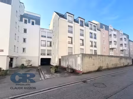 hopital central - grand f1b loué à vendre