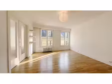 carre d'or - appartement 3 pieces - 65 m²