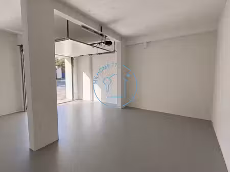 entrepot / garage 42.60 m2 chauconin-neufmontiers