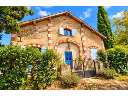maison en pierre des annee 1850 entierement rénovée 3 chambres, jardin, piscine