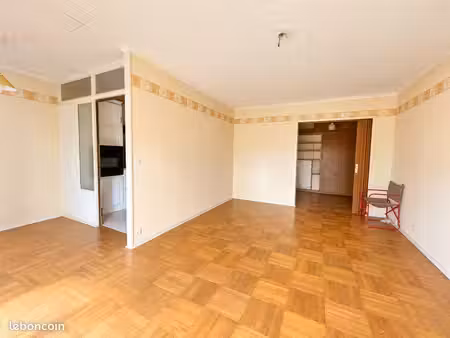 à vendre – appartement t3 de 65 m² avec grand balcon et jolie vue – saint-étienne montreyn