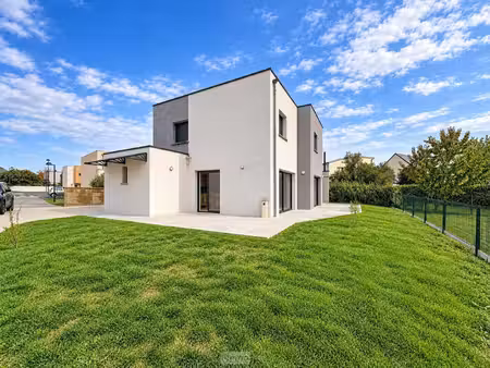 maison de luxe à vendre à cambes-en-plaine