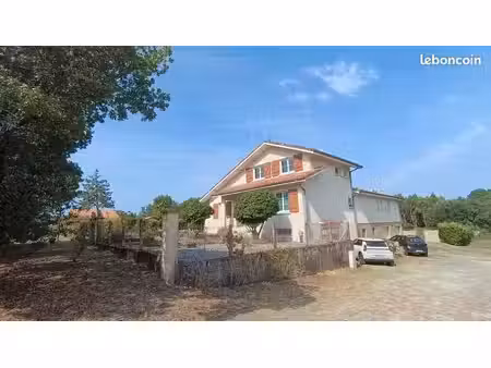 particulier vend maison 8 pieces sur grand terrain