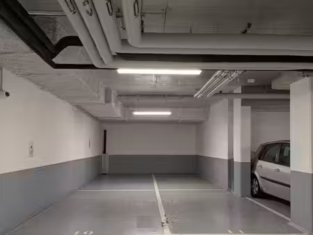 parking deux places en sous-sol très accessible