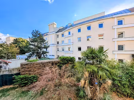 maisons-laffitte - hyper-centre - appartement 3 pièces de 73 m² + balcons + cave et parkin
