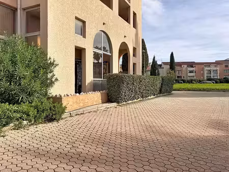 la londe-les-maures ? charmant duplex de 44 m² de surface utile avec loggia plein sud, pro