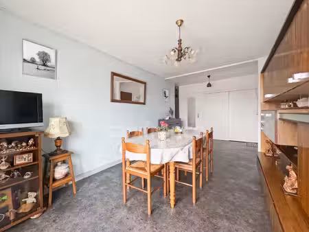 appartement vendu loué – 2 chambres, balcon et ascenseur – roanne centre