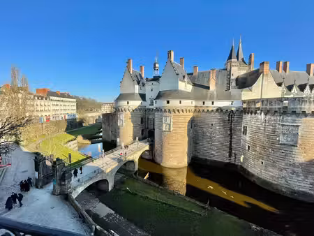 a louer - nantes centre - appartement 5 pièces de 140.16 m2 avec vue d'exception