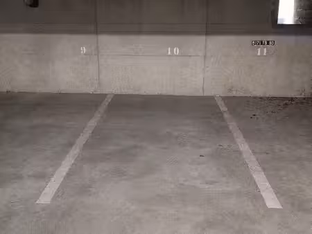 place de parking au sous sol- secteur marché touquet paris p