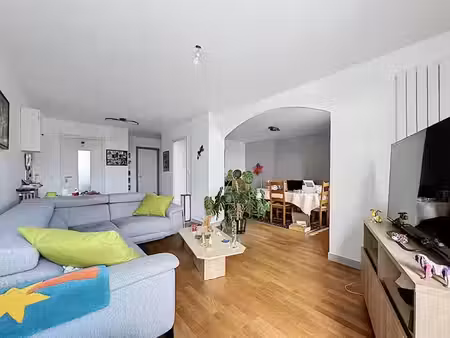 vente appartement 4 pièces 84 m² à bron (69500), 313 000 €