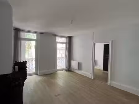 a voir t1 bis hypercentre récemment rénové