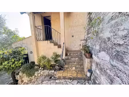grasse t1/t2 avec jardin de 200 m2 environ vue mer