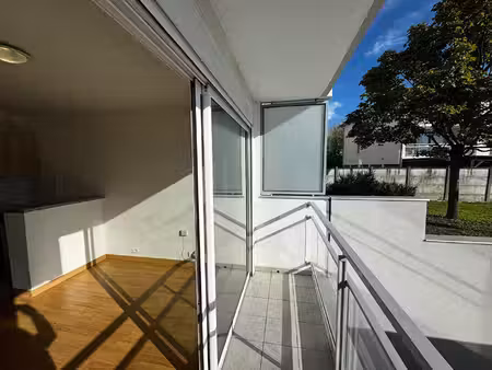 cauderan : studio de 18 m² avec parking