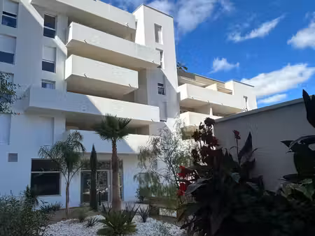 à louer - studio 38 m² béziers