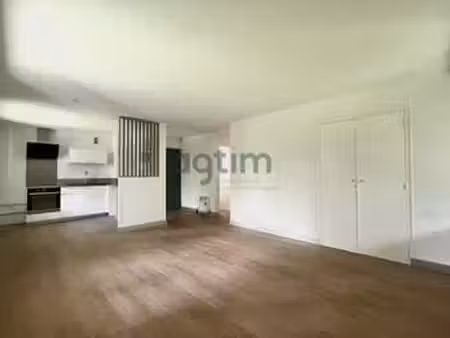 location appartement 2 pièces à la roche-sur-yon (85000) : à louer 2 pièces / 46m² la roch