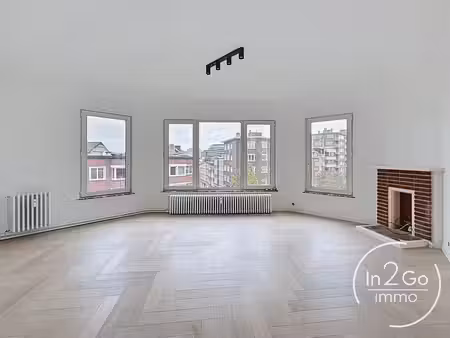 appartement 2 ch. entièrement rénové dans un quartier calme