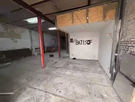 entrepot de + 600 m² et bureau de 50 m²