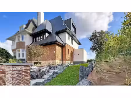 villa 3 façades rénovée : 4 chambres + garage + parking